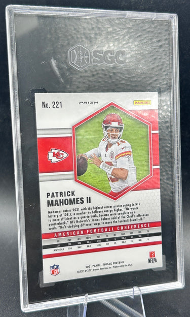 2021 Panini Mosaic Patrick Mahomes II SGC MT+ 9.5
